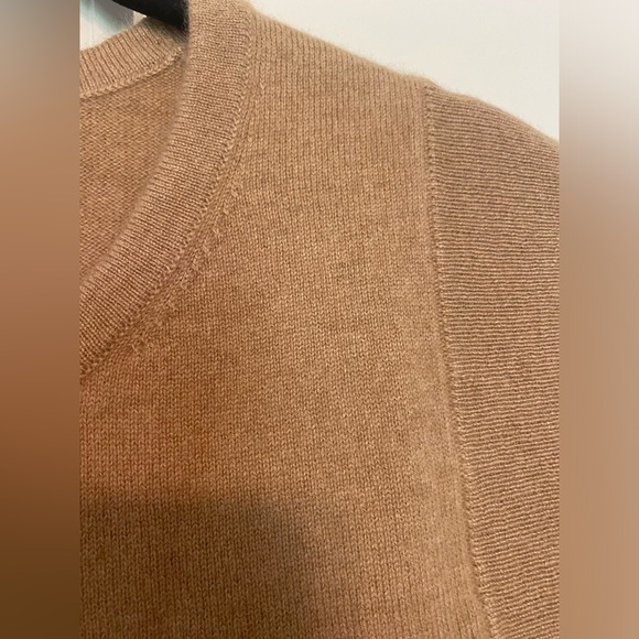 Knitwear Queen cashmere tank - Picture 4 of 13